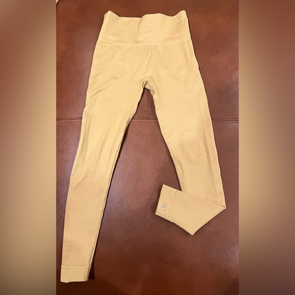 Set Active Sculptflex Leggings in Gold - Size S
